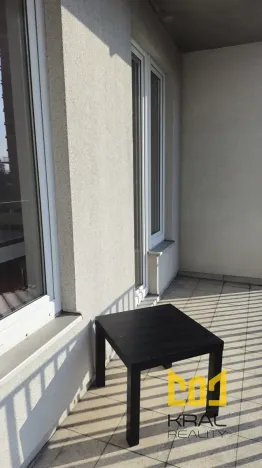 Pronájem bytu 1+kk, Praha - Strašnice, Názovská, 39 m2