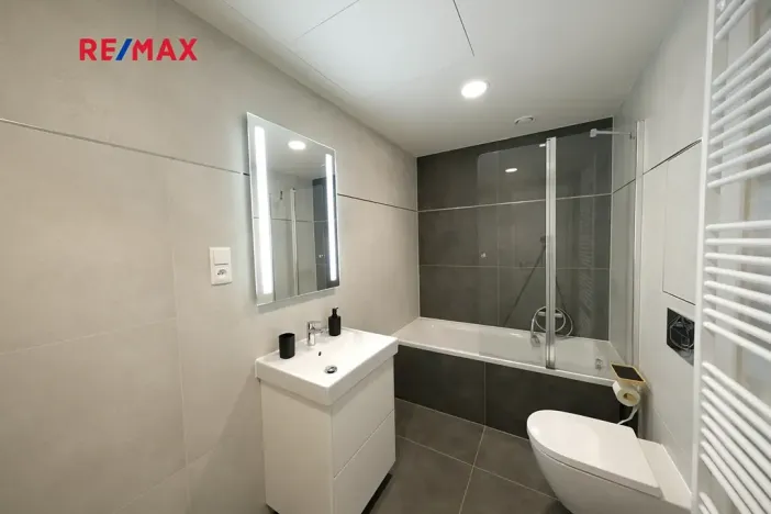 Pronájem bytu 2+kk, Praha - Hloubětín, Poděbradská, 59 m2