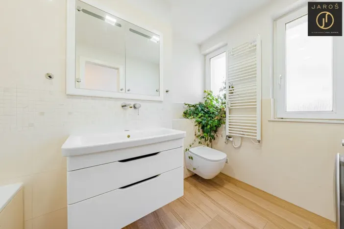 Prodej bytu 2+1, Ostrov, Klicperova, 77 m2