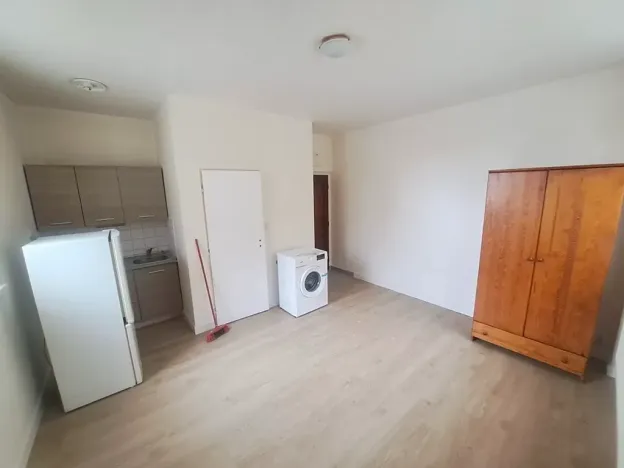 Pronájem bytu 1+kk, Praha - Vysočany, U vinných sklepů, 23 m2