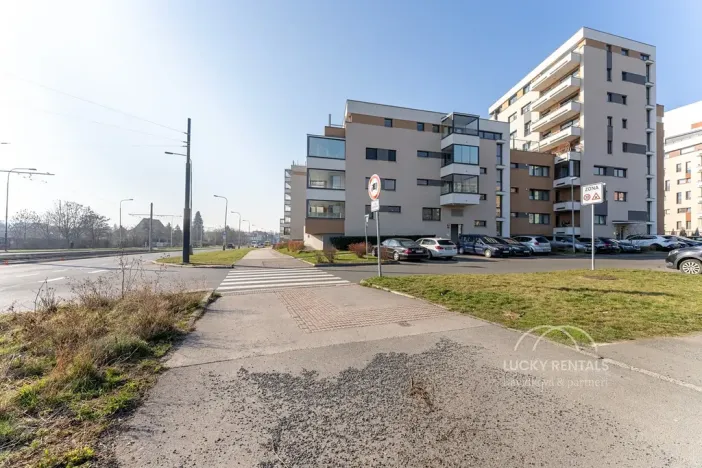 Pronájem bytu 2+kk, Praha - Kamýk, Freiwaldova, 43 m2