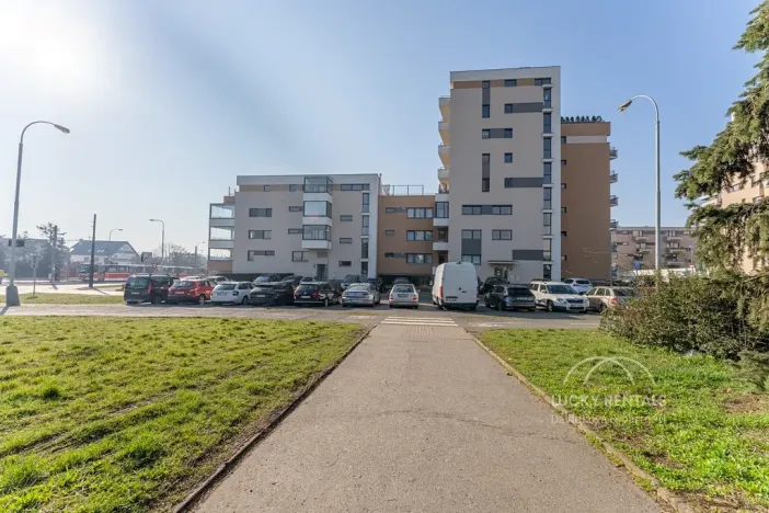 Pronájem bytu 2+kk, Praha - Kamýk, Freiwaldova, 43 m2