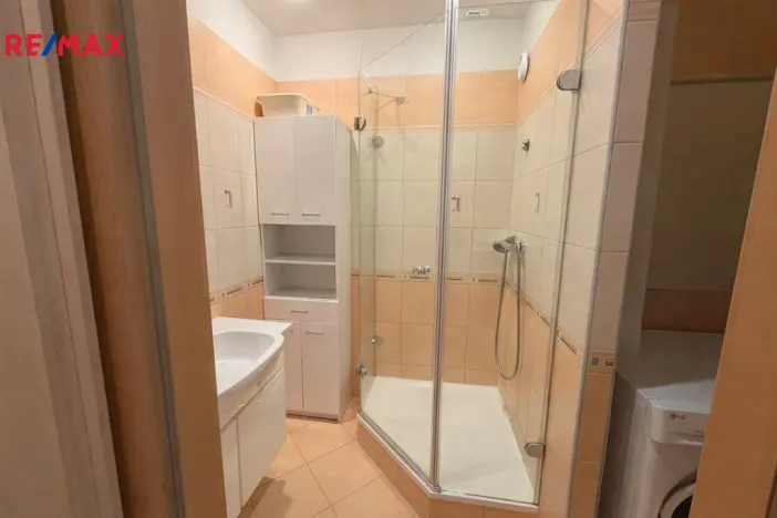 Prodej bytu 3+1, Karlovy Vary - Rybáře, U Koupaliště, 74 m2