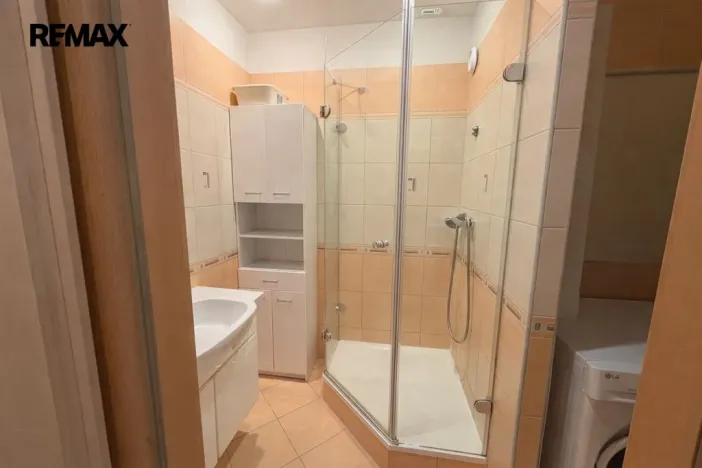 Prodej bytu 3+1, Karlovy Vary - Rybáře, U Koupaliště, 74 m2