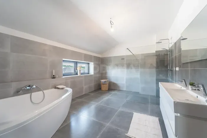 Prodej rodinného domu, Kornatice, 270 m2