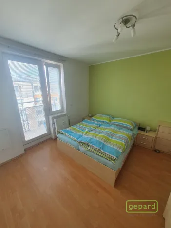 Pronájem bytu 2+kk, Praha, Ve slatinách, 42 m2
