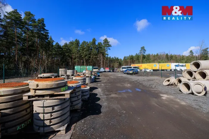 Pronájem komerční nemovitosti, Plzeň - Valcha, 1500 m2