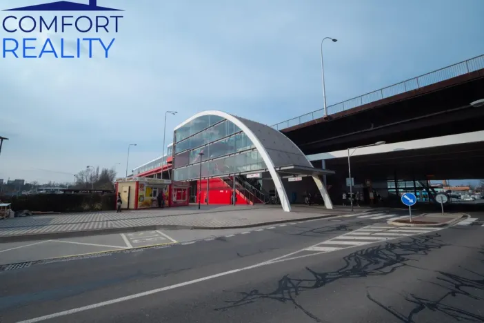 Prodej komerčního pozemku, Ostrava - Svinov, náměstí Dr. Brauna, 8737 m2