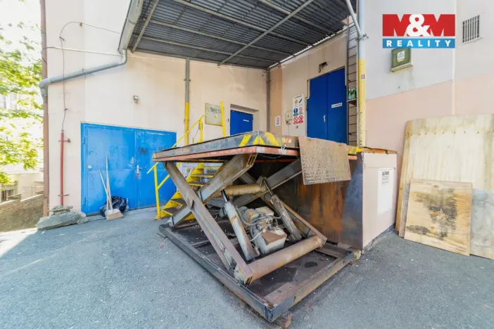 Pronájem skladu, Plzeň - Severní Předměstí, Karlovarská, 427 m2