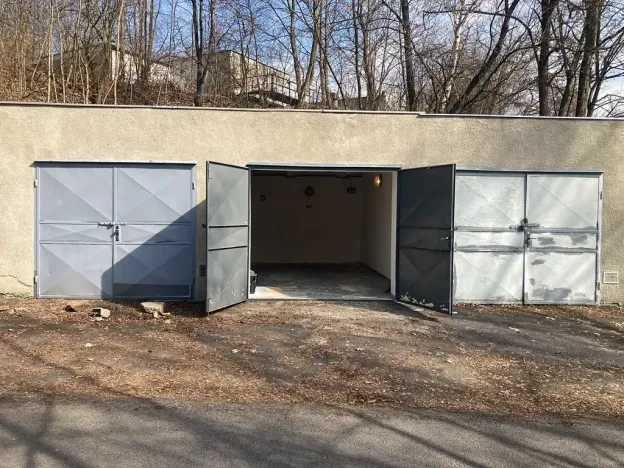 Pronájem garáže, Chomutov, Bezručova, 22 m2