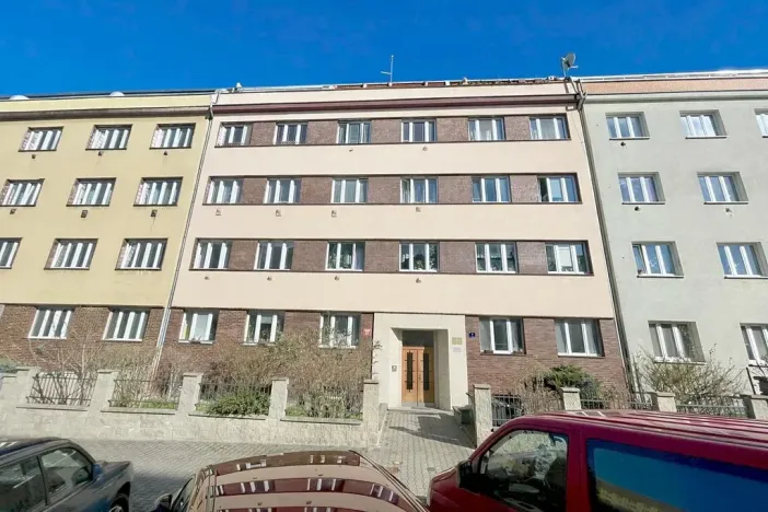 Pronájem bytu 1+kk, Praha, Pelhřimovská, 30 m2