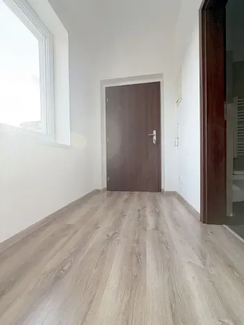 Pronájem bytu 2+kk, Praha - Záběhlice, Ke skalkám, 36 m2