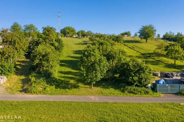 Prodej pozemku pro bydlení, Police, 2025 m2