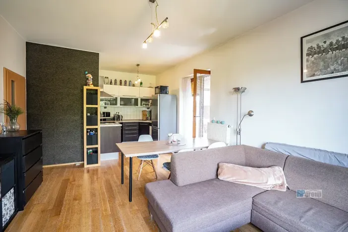 Prodej bytu 2+kk, Zbuzany, Lomená, 61 m2