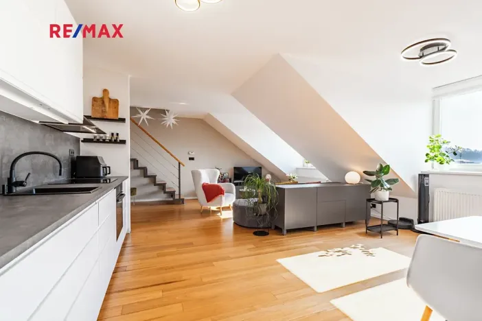 Prodej bytu 3+kk, Praha - Vršovice, Přípotoční, 110 m2