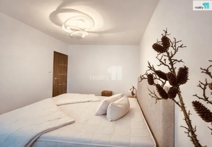 Pronájem bytu 3+kk, Praha - Hostivař, Hornoměcholupská, 68 m2