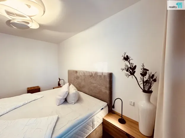 Pronájem bytu 3+kk, Praha - Hostivař, Hornoměcholupská, 68 m2