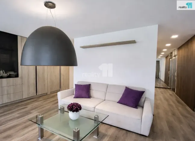 Pronájem bytu 3+kk, Praha - Hostivař, Hornoměcholupská, 68 m2