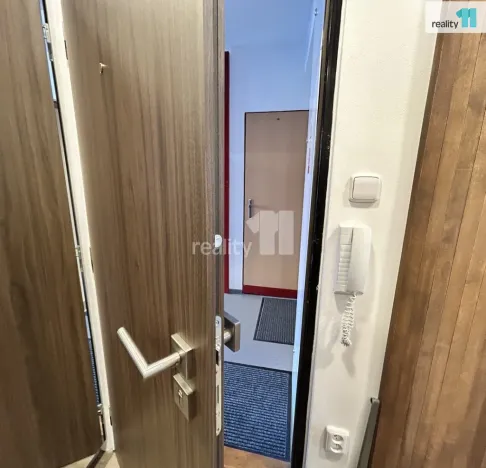 Pronájem bytu 3+kk, Praha - Hostivař, Hornoměcholupská, 68 m2