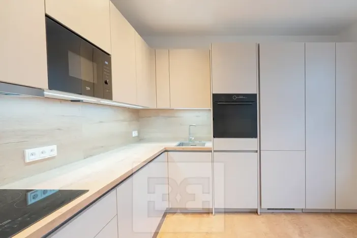 Pronájem bytu 3+1, Praha - Libeň, Na stráži, 110 m2