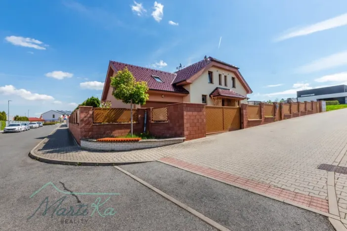 Prodej rodinného domu, Hostivice, Liliová, 392 m2