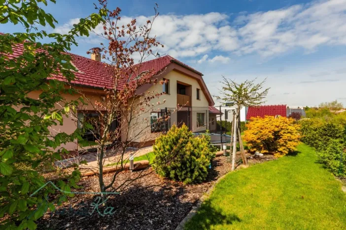 Prodej rodinného domu, Hostivice, Liliová, 392 m2