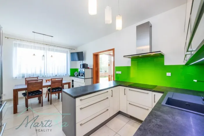 Prodej rodinného domu, Hostivice, Liliová, 392 m2