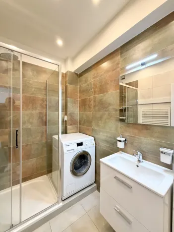 Pronájem bytu 2+kk, Liberec - Liberec VII-Horní Růžodol, Jeronýmova, 64 m2