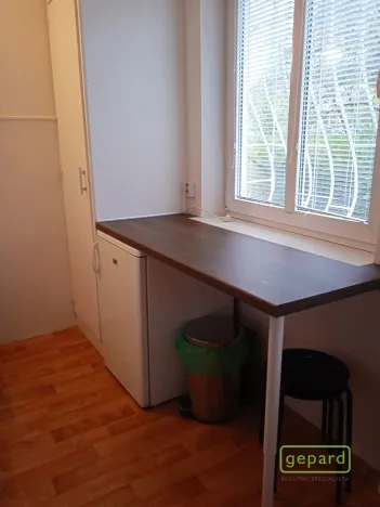 Pronájem bytu 1+1, Praha, Svojšovická, 28 m2