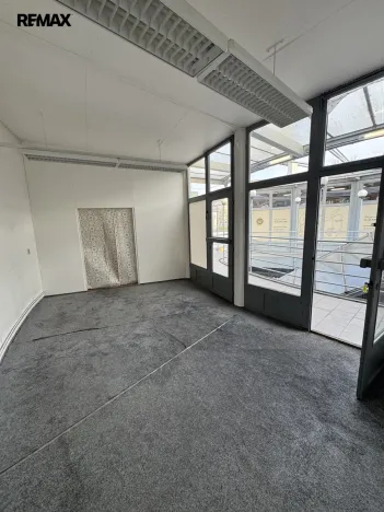Pronájem obchodního prostoru, Zlín, třída Tomáše Bati, 20 m2