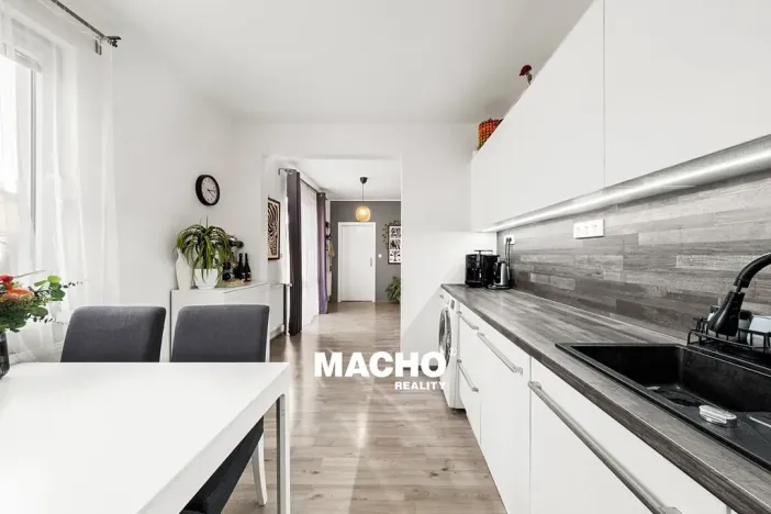 Prodej bytu 3+kk, Hostouň, U Tvrze, 70 m2