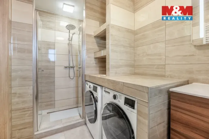 Prodej rodinného domu, Očihov, 280 m2