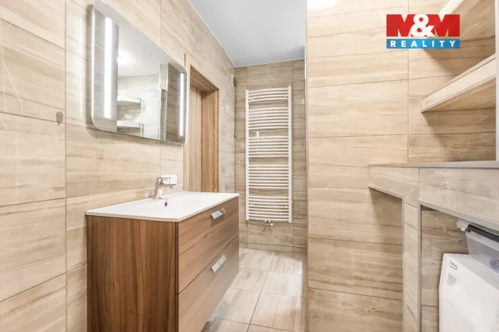 Prodej rodinného domu, Očihov, 280 m2