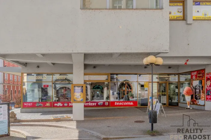 Pronájem obchodního prostoru, Znojmo, Obroková, 180 m2