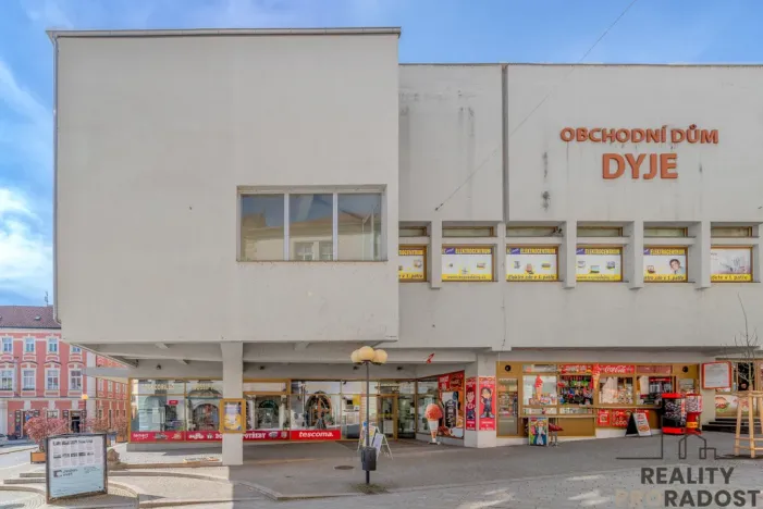 Pronájem obchodního prostoru, Znojmo, Obroková, 180 m2