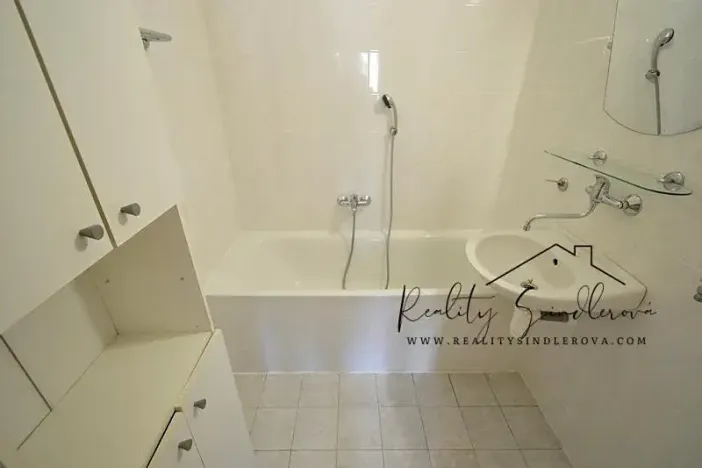 Prodej bytu 2+1, Hranice, Obránců míru, 60 m2