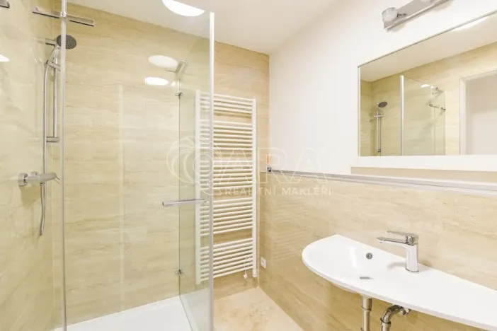 Pronájem bytu 2+kk, Praha - Bohnice, Radomská, 44 m2