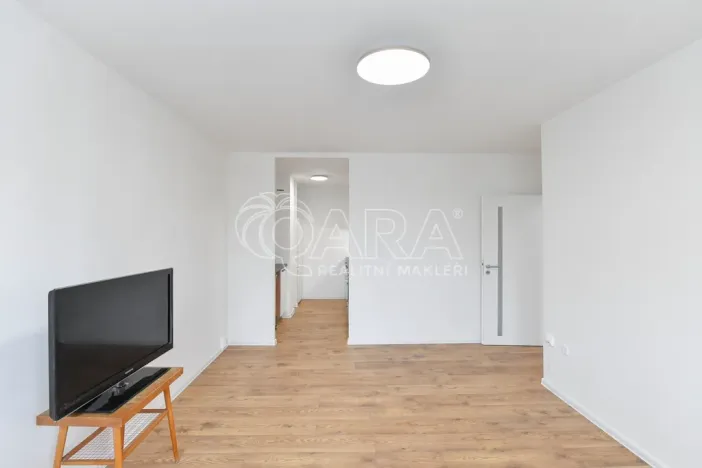 Pronájem bytu 2+kk, Praha - Bohnice, Radomská, 44 m2