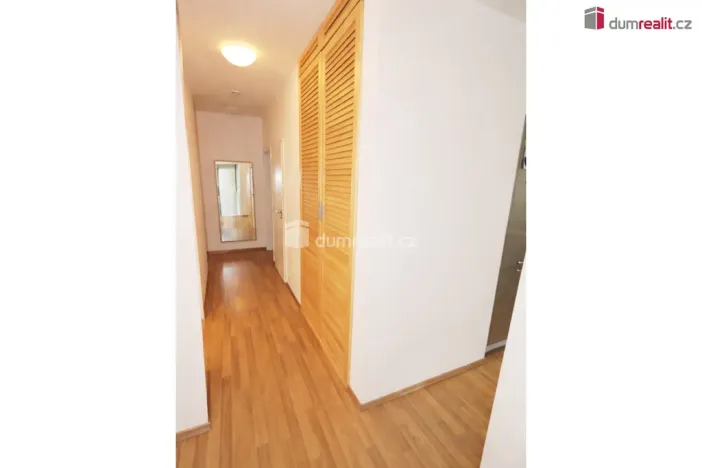 Pronájem bytu 3+kk, Praha - Modřany, Štolcova, 72 m2