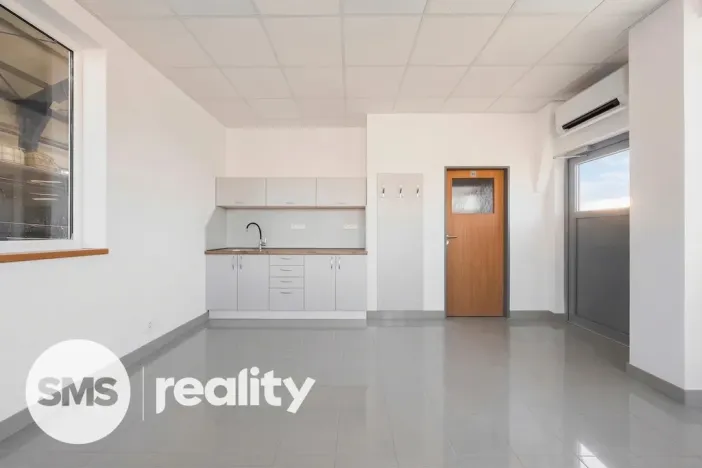 Prodej skladu, Valašské Meziříčí - Bynina, 767 m2