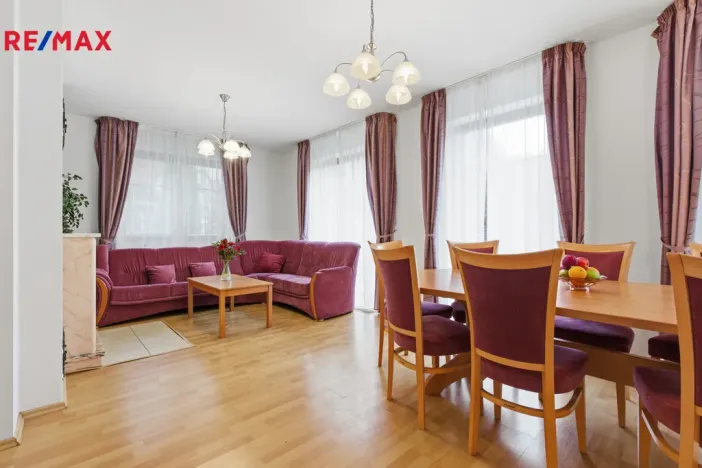 Prodej rodinného domu, Karlovy Vary, Slovenská, 137 m2