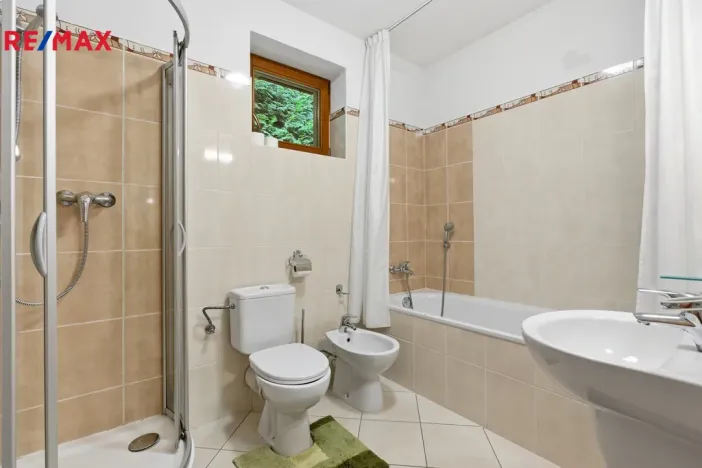 Prodej rodinného domu, Karlovy Vary, Slovenská, 137 m2