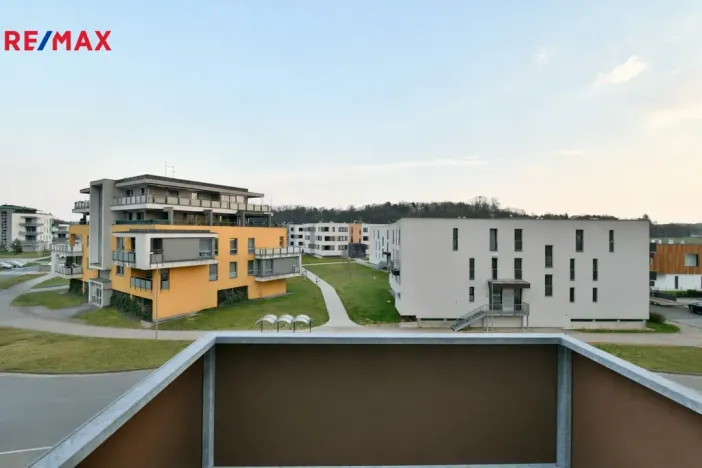 Pronájem bytu 1+kk, Hradec Králové - Třebeš, Svatojánská, 30 m2