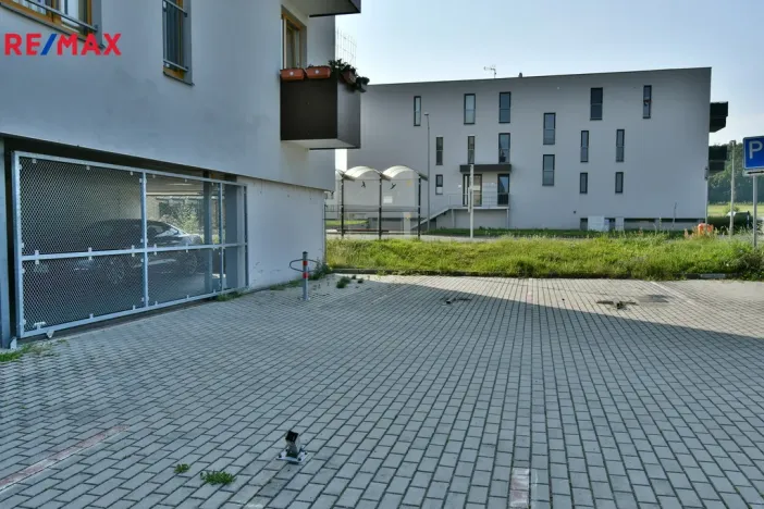 Pronájem bytu 1+kk, Hradec Králové - Třebeš, Svatojánská, 30 m2