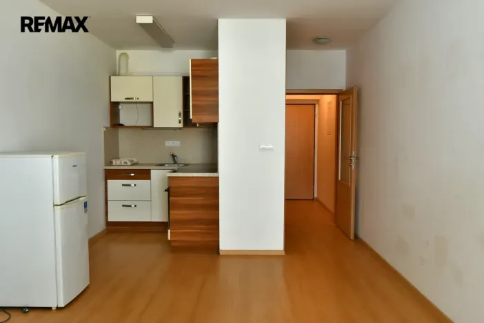 Pronájem bytu 1+kk, Hradec Králové - Třebeš, Svatojánská, 30 m2
