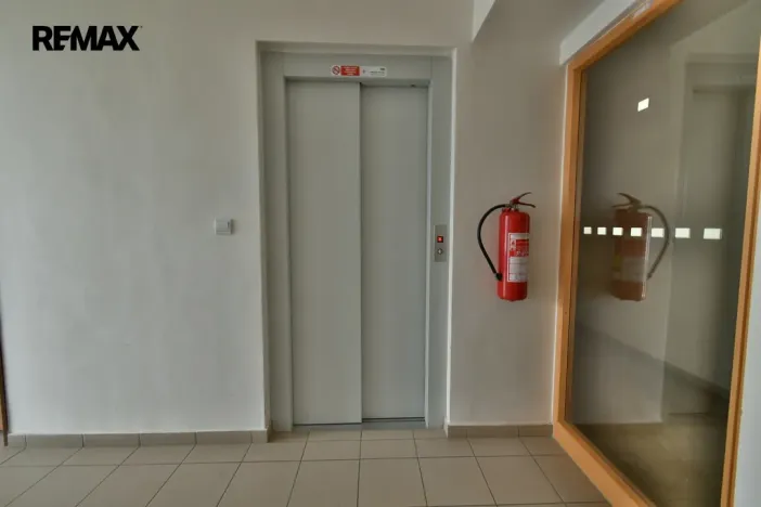 Pronájem bytu 1+kk, Hradec Králové - Třebeš, Svatojánská, 30 m2