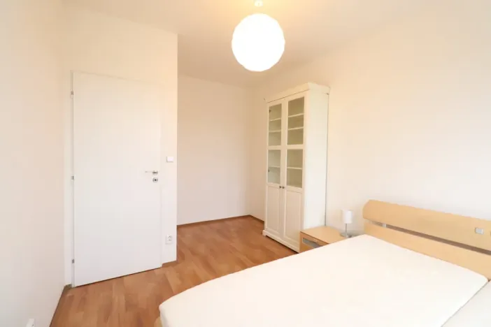 Pronájem bytu 2+kk, Praha - Kbely, Pod Nouzovem, 66 m2