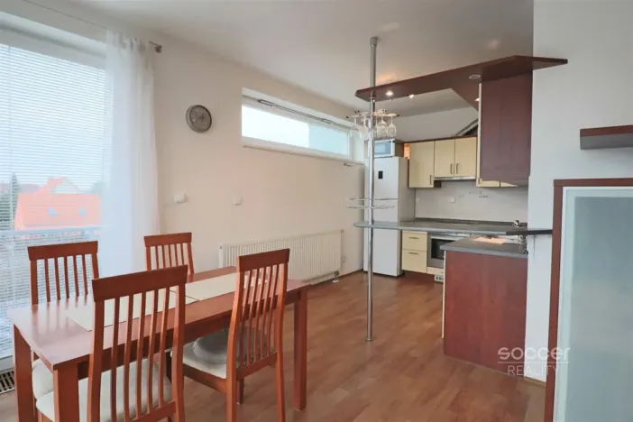 Pronájem bytu 2+kk, Praha - Kbely, Pod Nouzovem, 66 m2