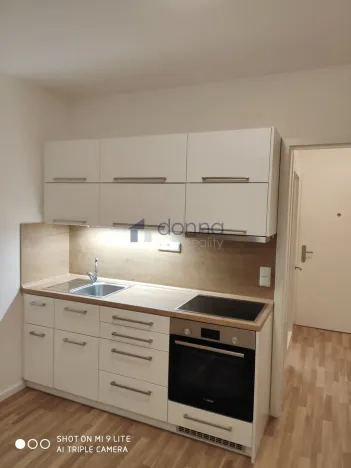 Pronájem bytu 1+kk, Praha, Novovysočanská, 26 m2