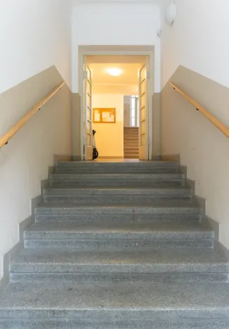 Pronájem bytu 1+kk, Praha - Žižkov, Biskupcova, 28 m2